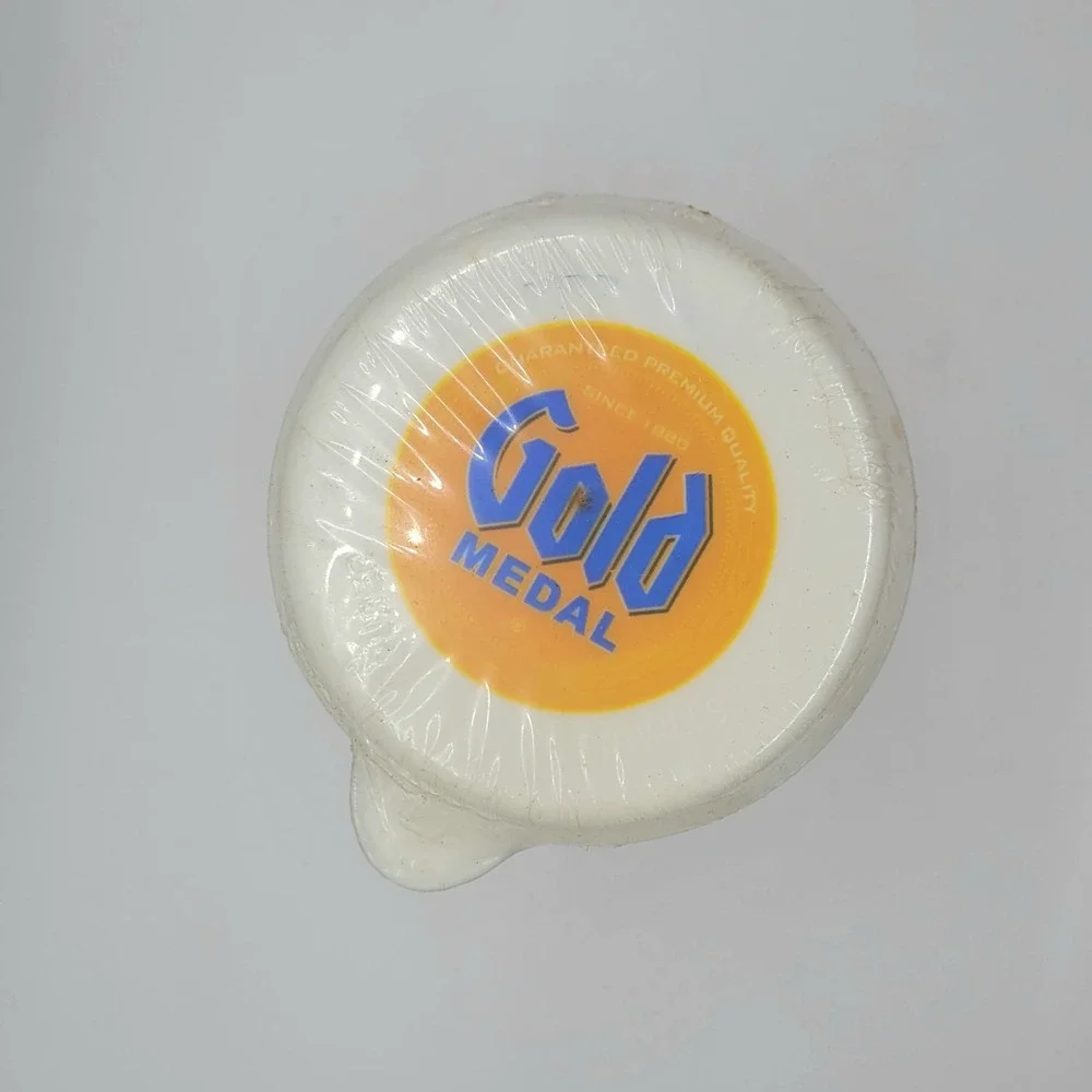 Gold Medal Flour Plastic Measuring Cup with Lid and Spoons 2 Cup 16oz New Sealed